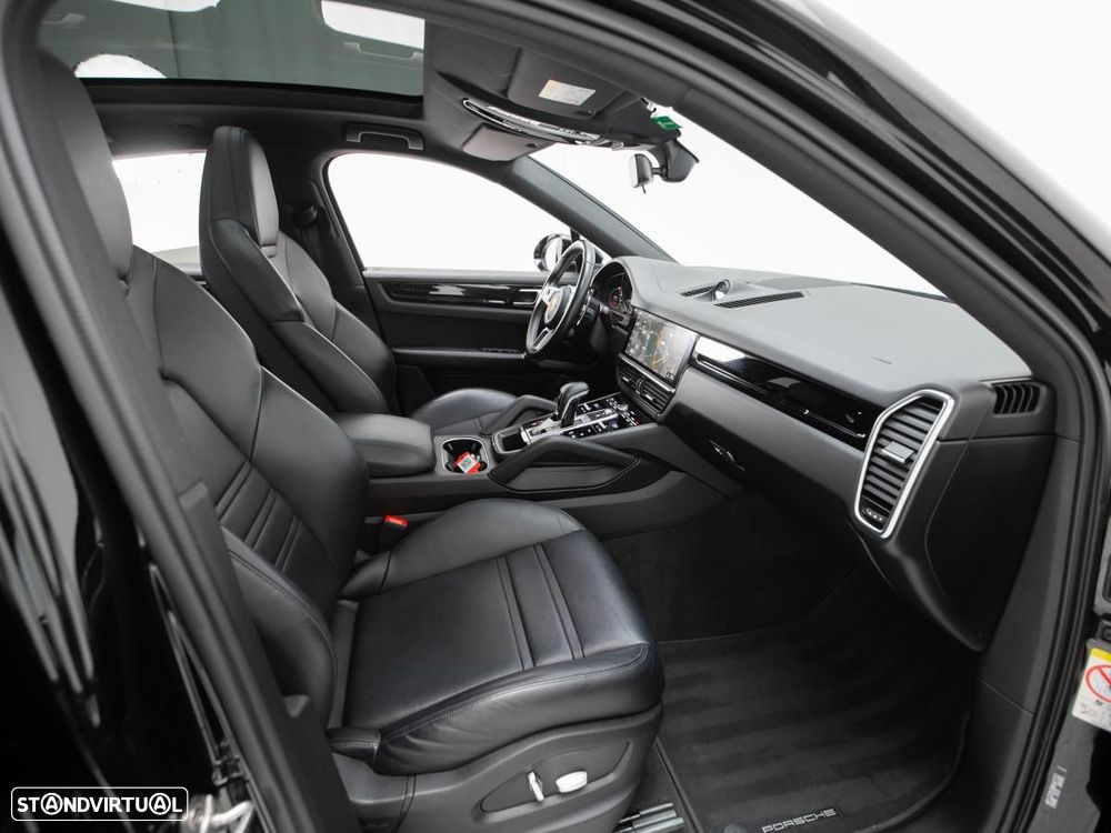 Porsche Cayenne Coupé E-Hybrid - 10