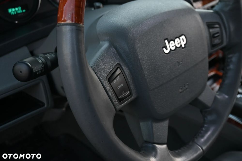 Jeep Grand Cherokee 5.7 V8 HEMI Automatik Overland - 37