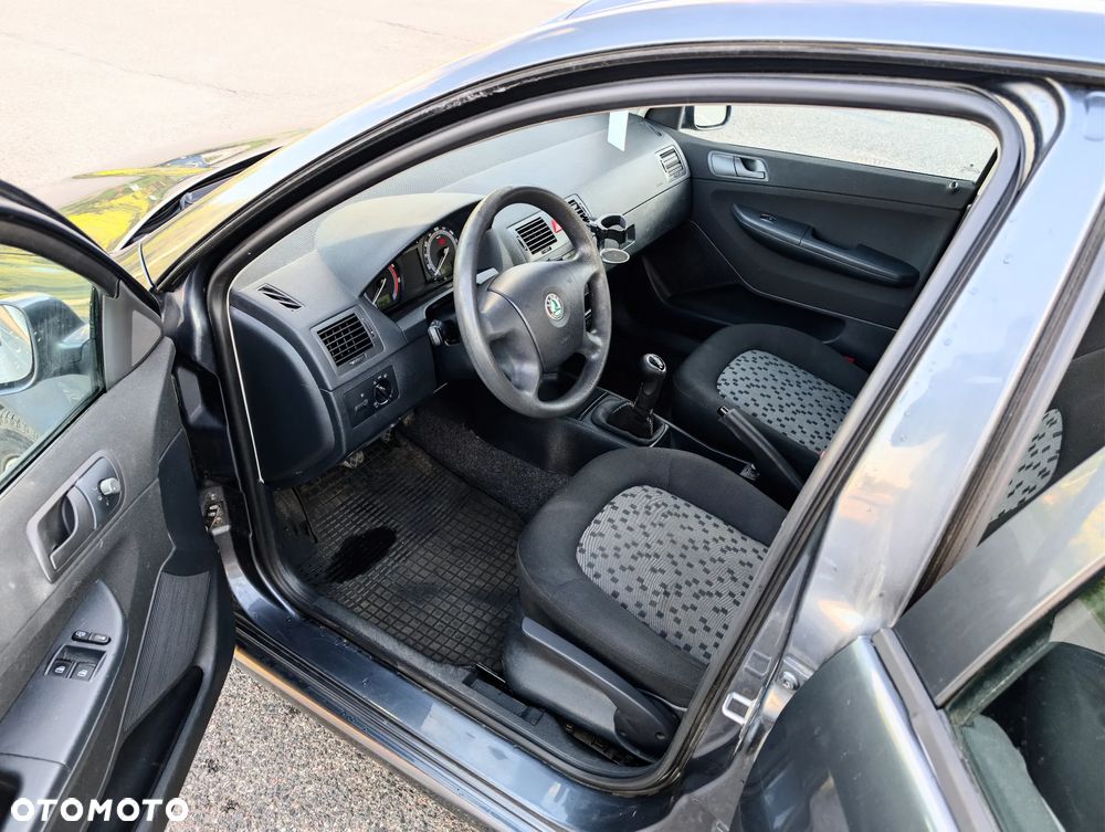 Skoda Fabia 1.4 16V Style Edition - 9