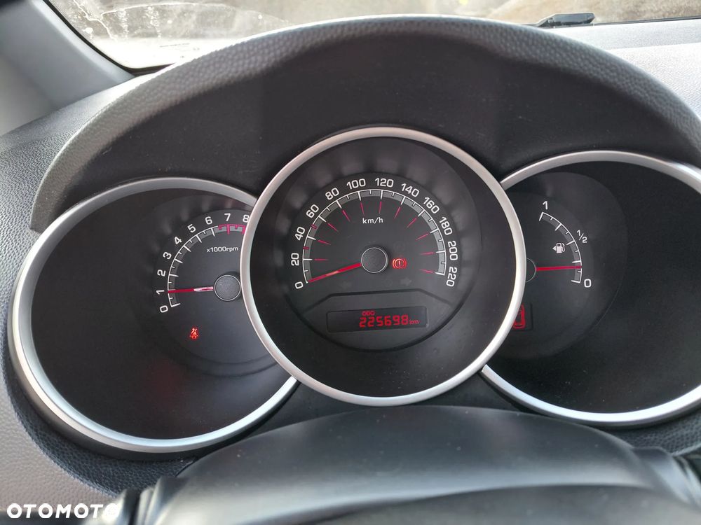 Kia Venga 1.4 L - 12