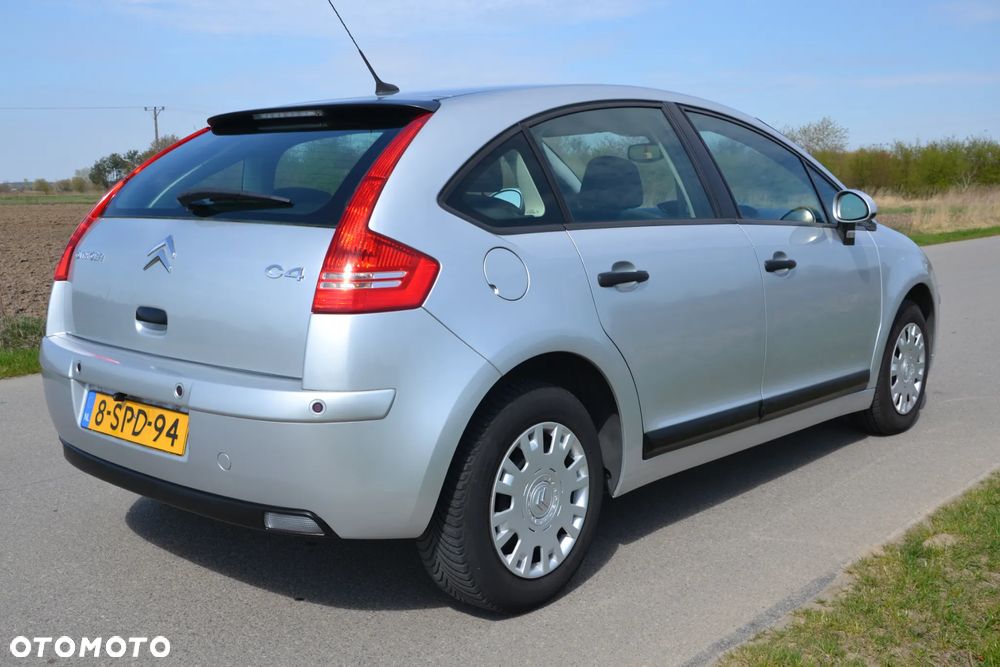 Citroën C4 1.4 16V Style - 36