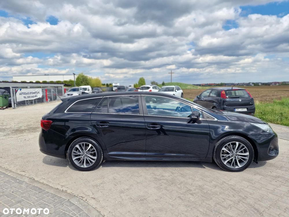 Toyota Avensis 2.0 D-4D Selection - 8