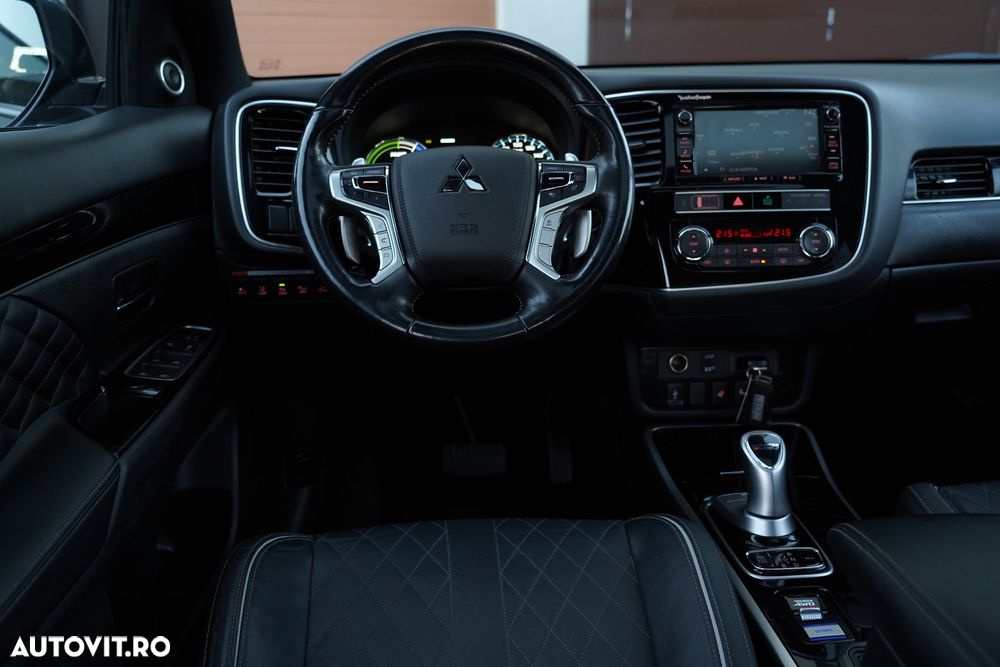 Mitsubishi Outlander PHEV 2.4 L 4X4 Instyle+ - 8