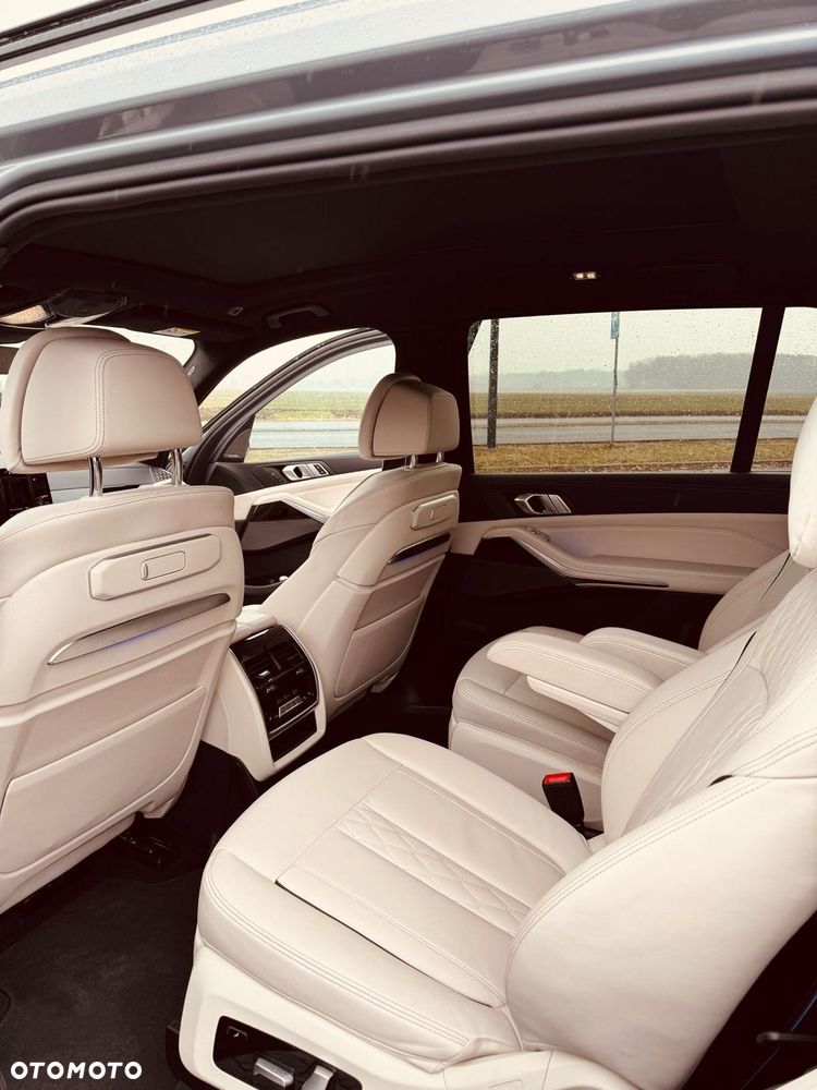 BMW X7 - 8