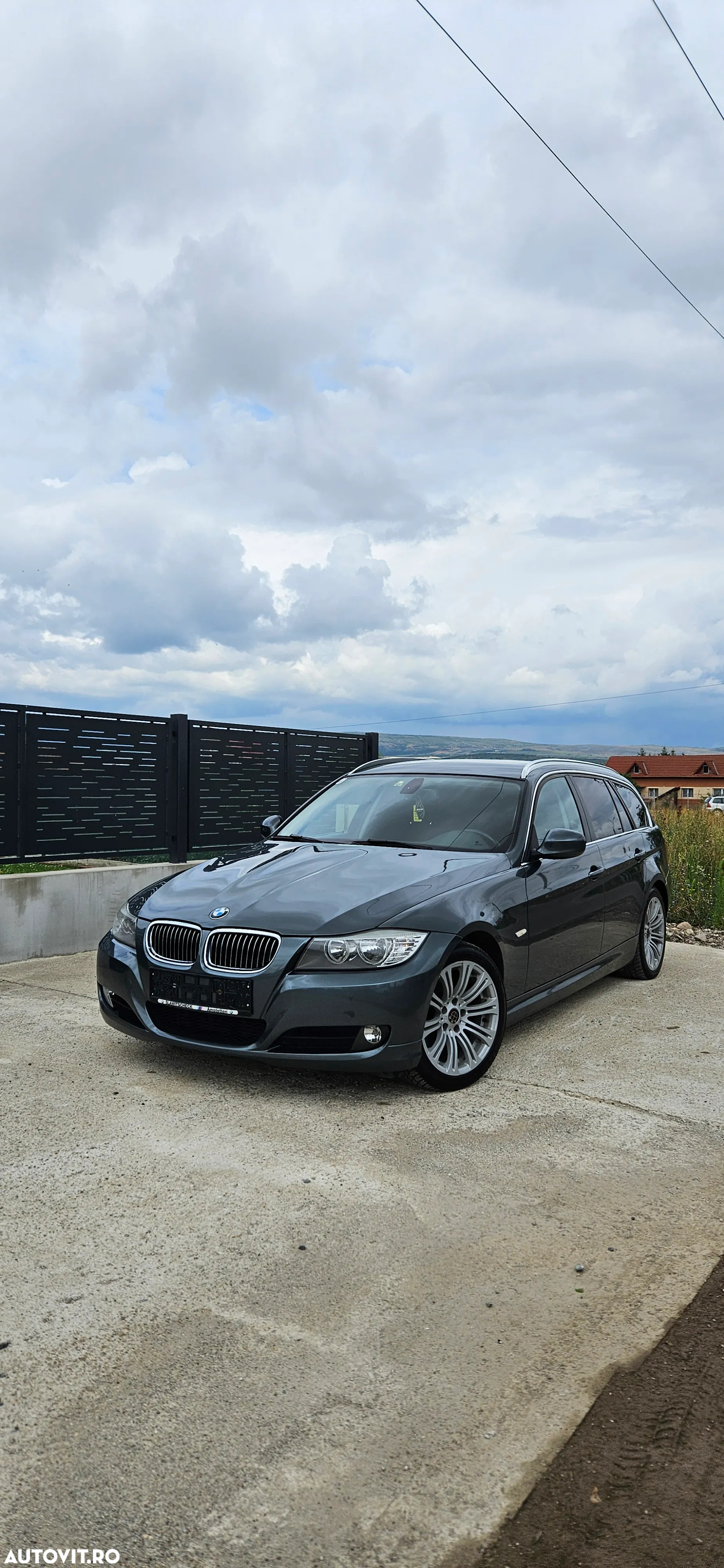BMW Seria 3 318d DPF Touring Edition Exclusive - 6