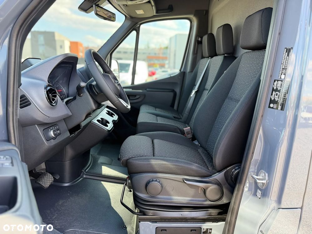 Mercedes-Benz Sprinter - 15