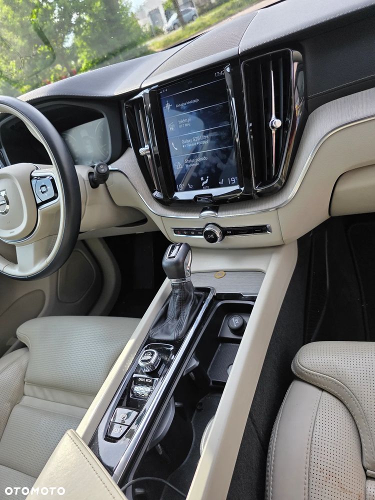 Volvo XC 60 T5 AWD Inscription - 11