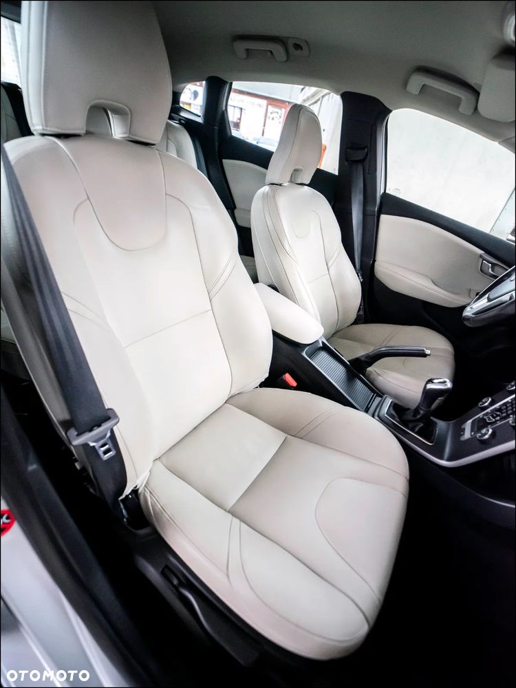 Volvo V40 - 36