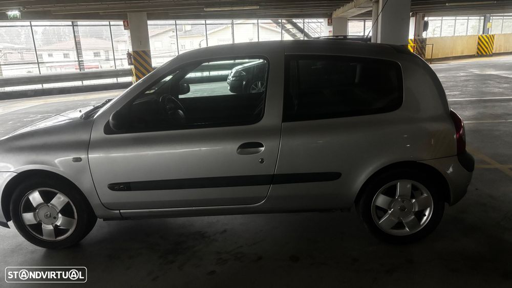Renault Clio - 8