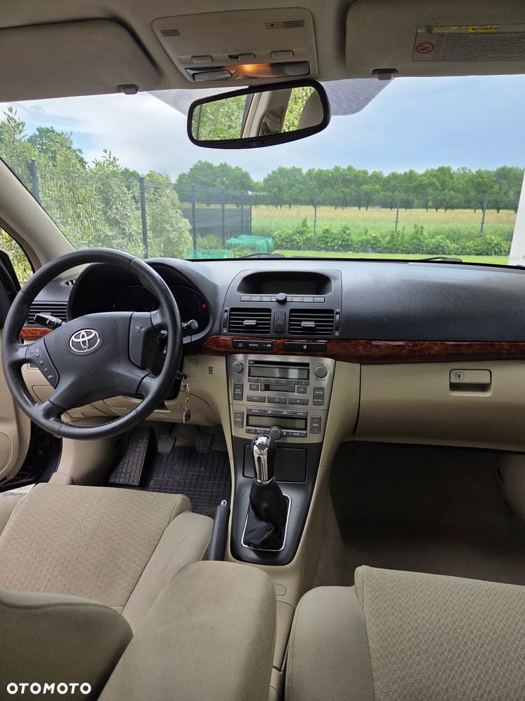 Toyota Avensis 1.8 VVT-i Sol - 11