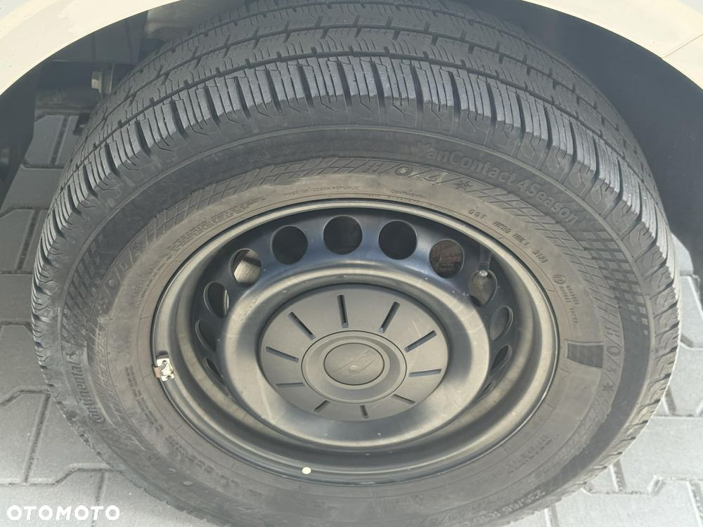 MAN 4X4 / TGE 3.140 DOKA 7-osobowa - 23