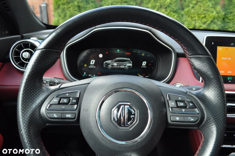 MG EHS 1.5T-GDI PHEV Luxury - 11