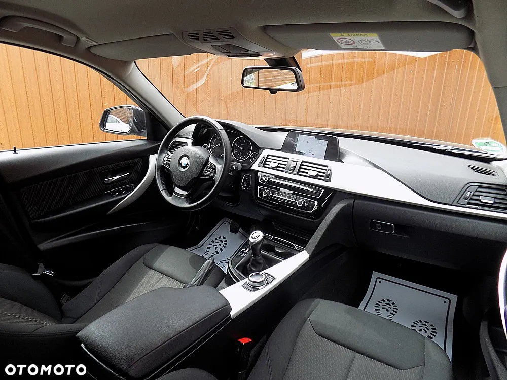 BMW Seria 3 316d Touring - 20