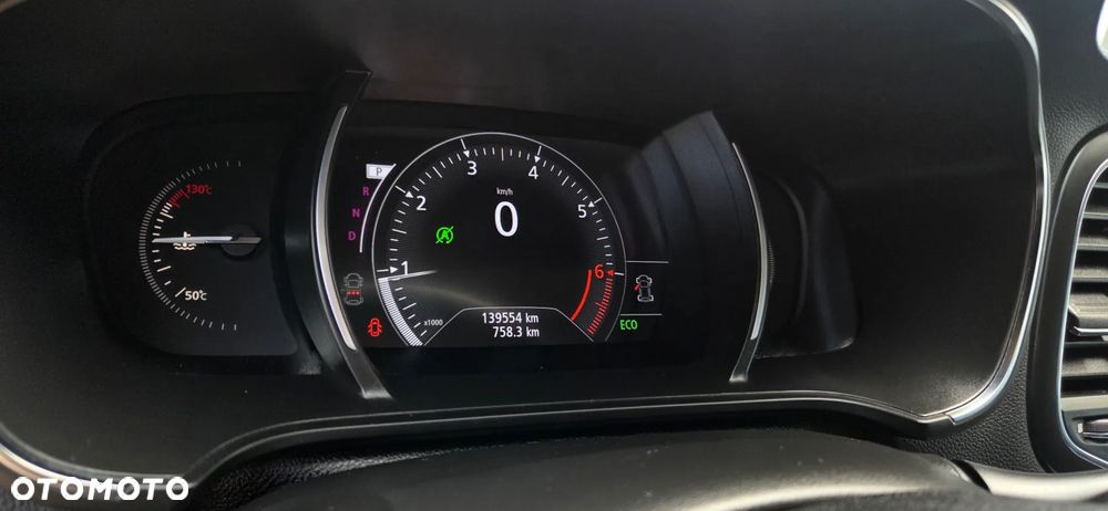 Renault Megane ENERGY TCe 140 EDC LIMITED - 26