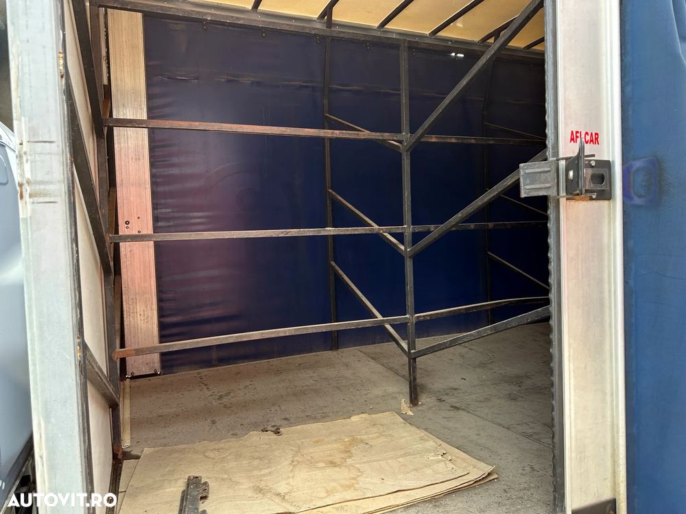 Mitsubishi Fuso Canter 7C15 - 12