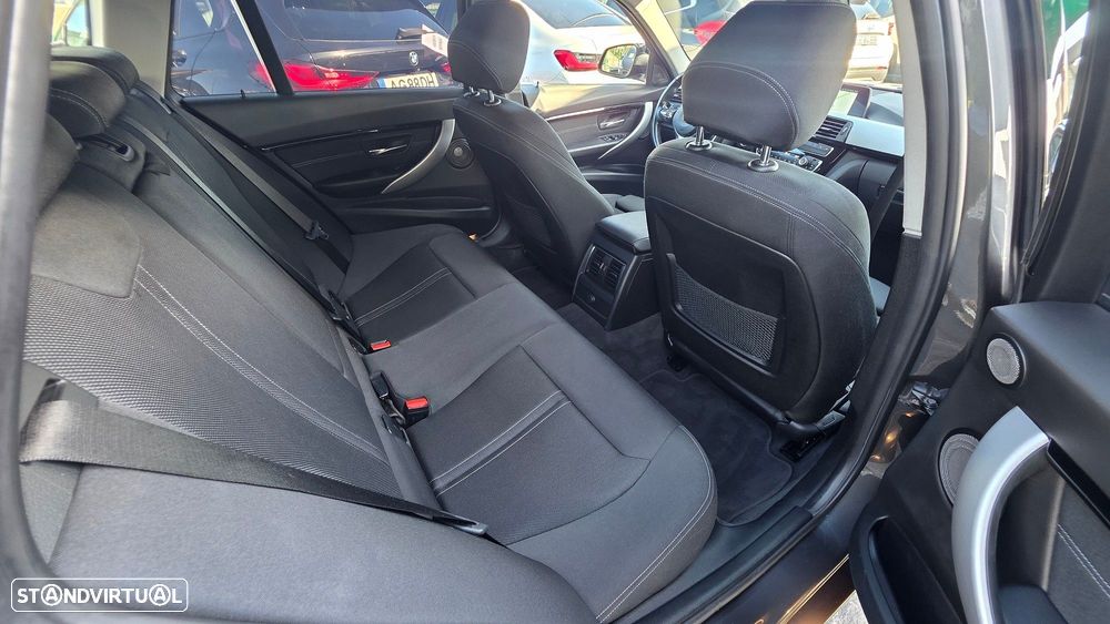 BMW 320 d Line Sport - 23