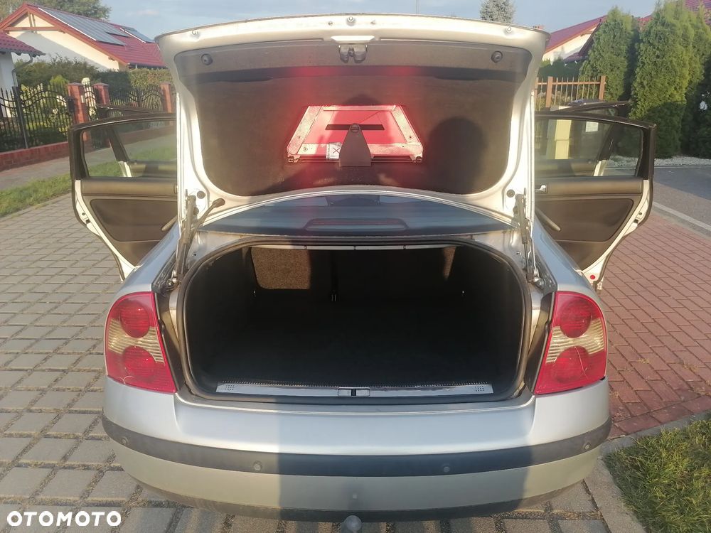 Volkswagen Passat 1.9 TDI - 17