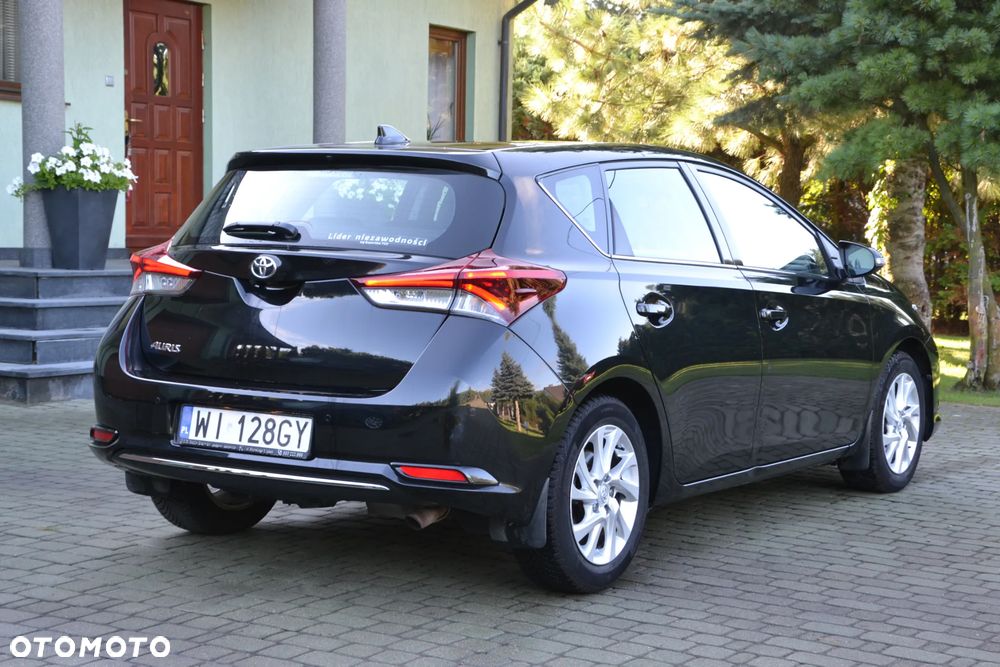 Toyota Auris 1.6 Premium - 4