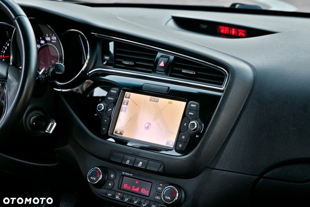 Kia Ceed 1.6 GDI ISG Spirit - 26