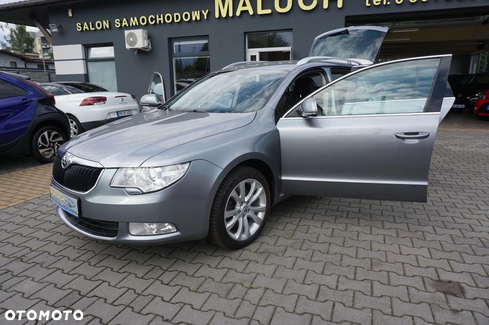 Skoda Superb 2.0 TDI DSG FAMILY - 9