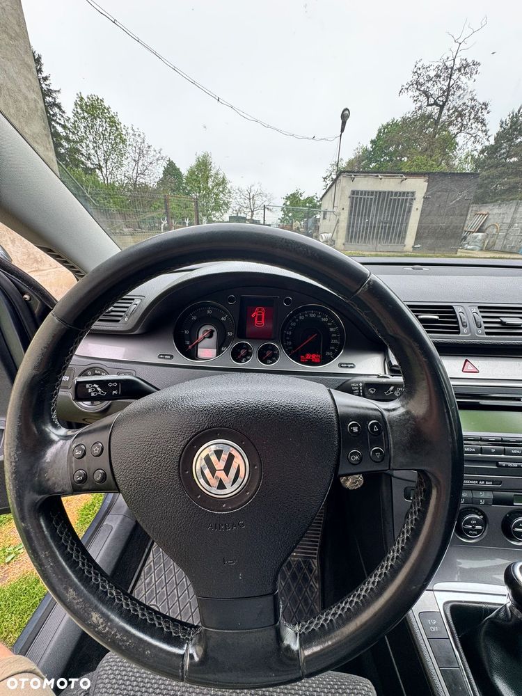 Volkswagen Passat 1.9 TDI Sportline - 19