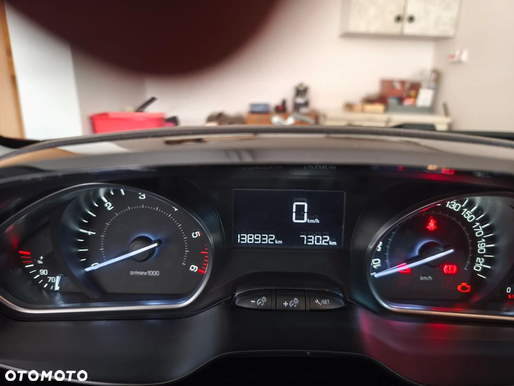 Peugeot 208 1.5 BlueHDi GT Line S&S - 18