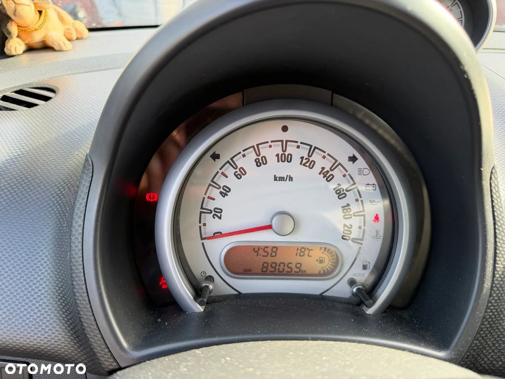 Opel Agila 1.0 - 10
