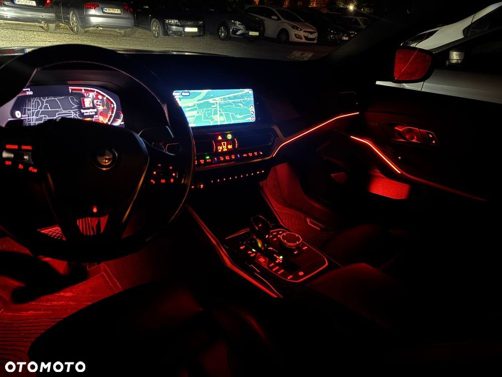 BMW Seria 3 330i xDrive Luxury Line - 8