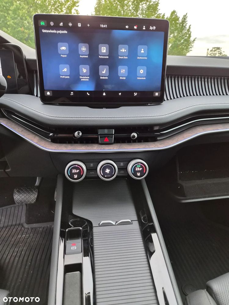 Skoda Superb 2.0 TDI SCR 4x4 L&K DSG - 15