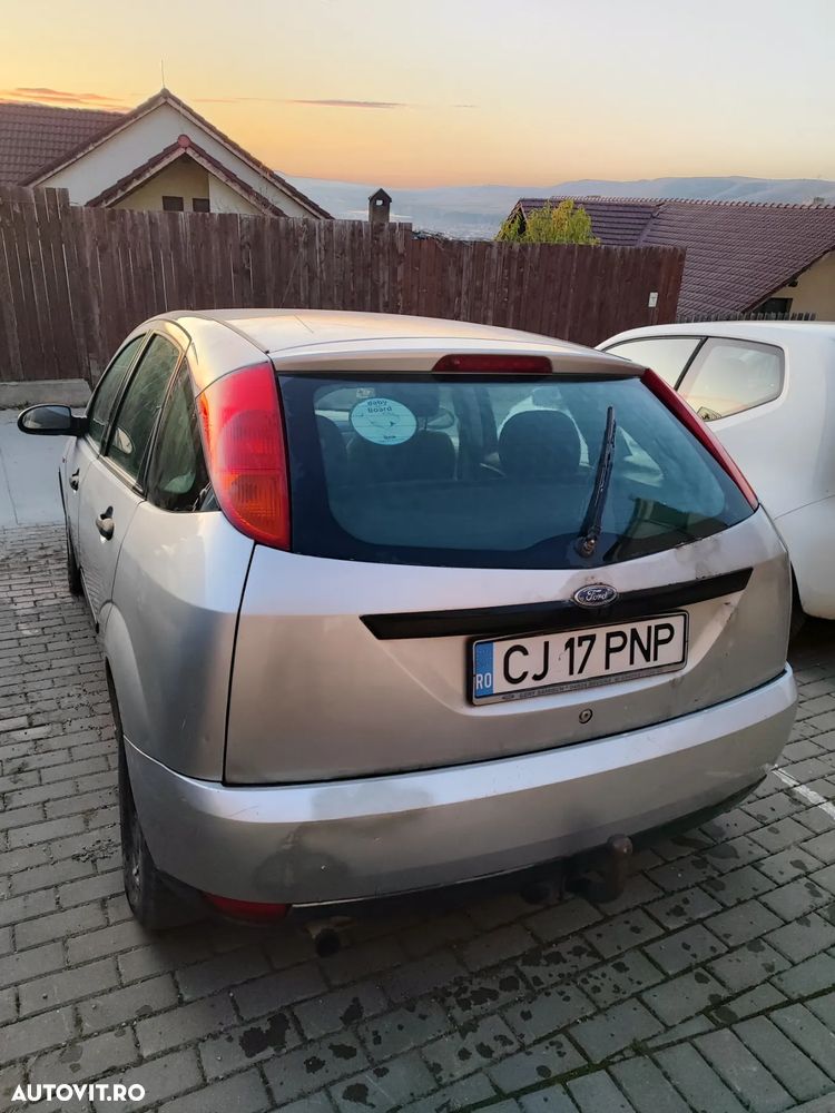 Ford Focus ver-1-6-16v-ambiente - 9