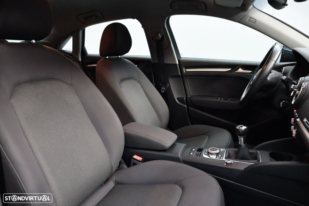 Audi A3 Limousine 1.6 TDI Design - 19