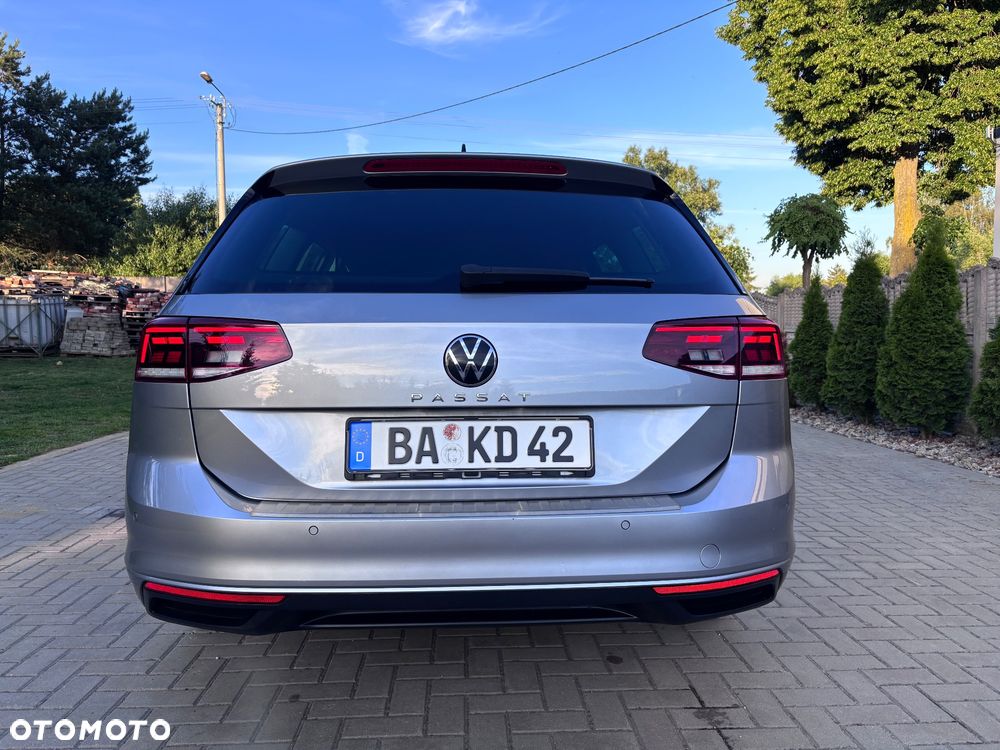 Volkswagen Passat 2.0 TDI SCR DSG Comfortline - 12