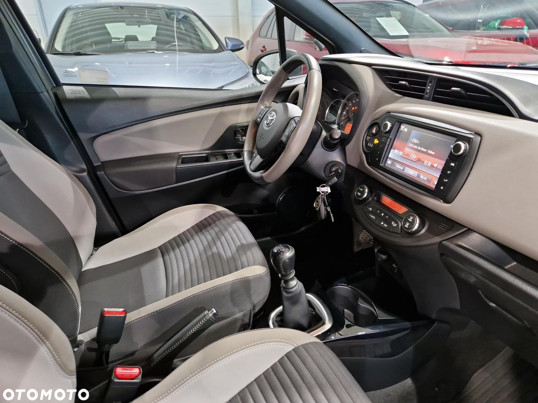 Toyota Yaris 1.33 Selection Platinum - 9