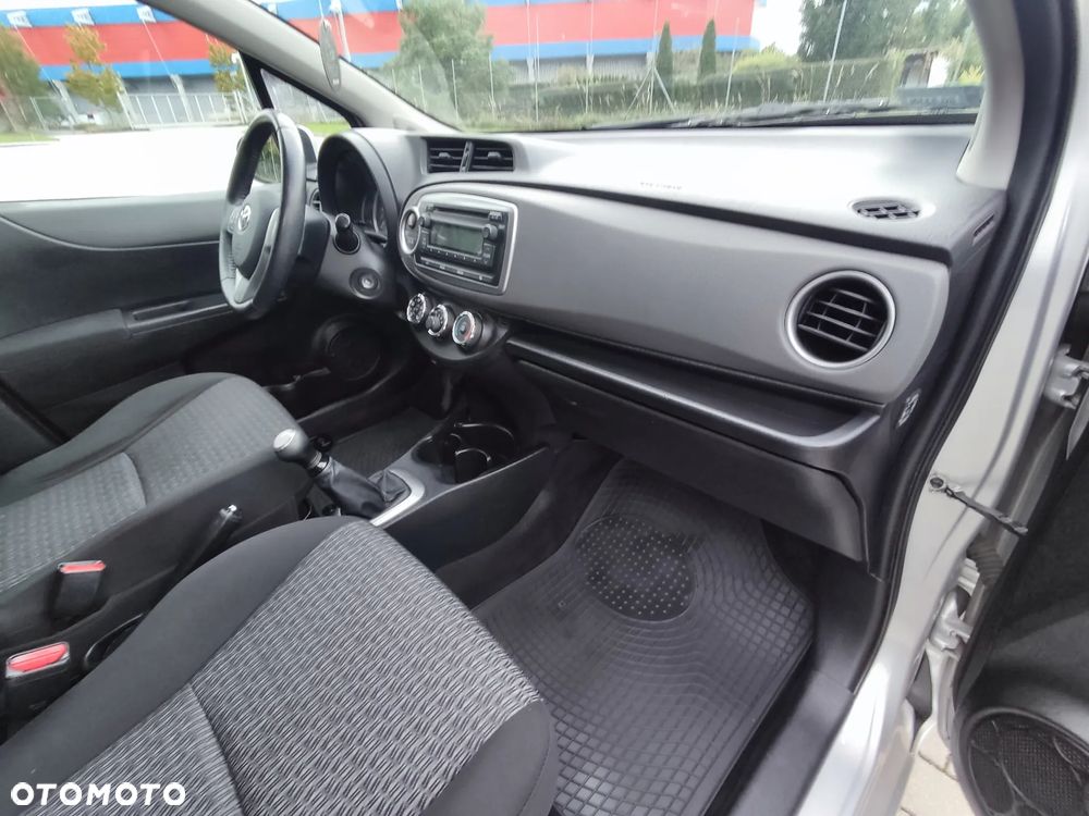 Toyota Yaris - 17