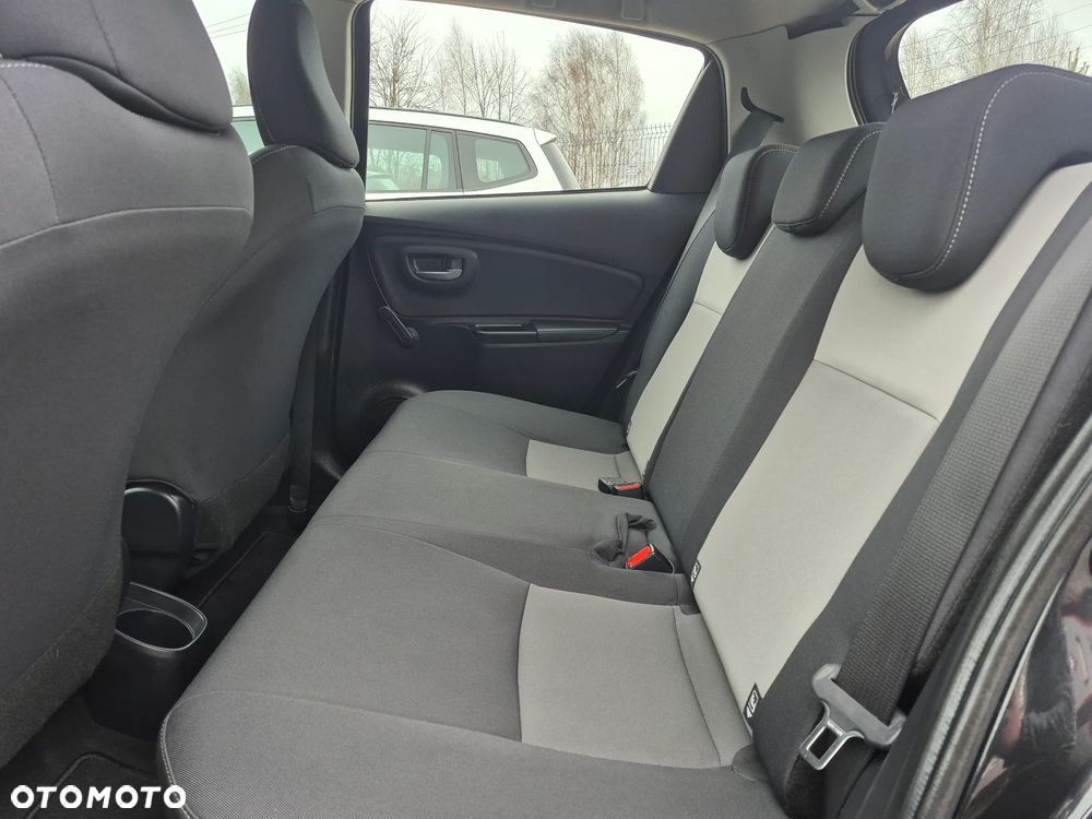 Toyota Yaris Hybrid 100 Premium - 36