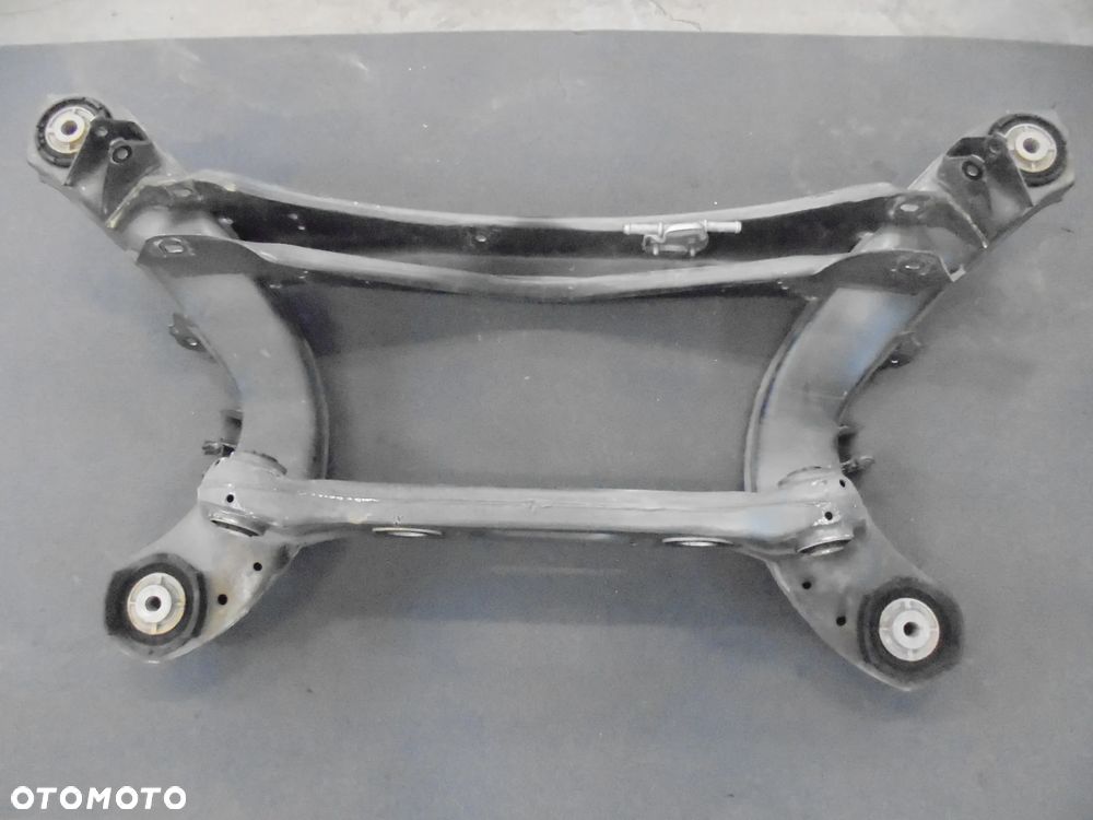MERCEDES E KLASA W213 WOZEK TYLNY TYL BELKA - 7