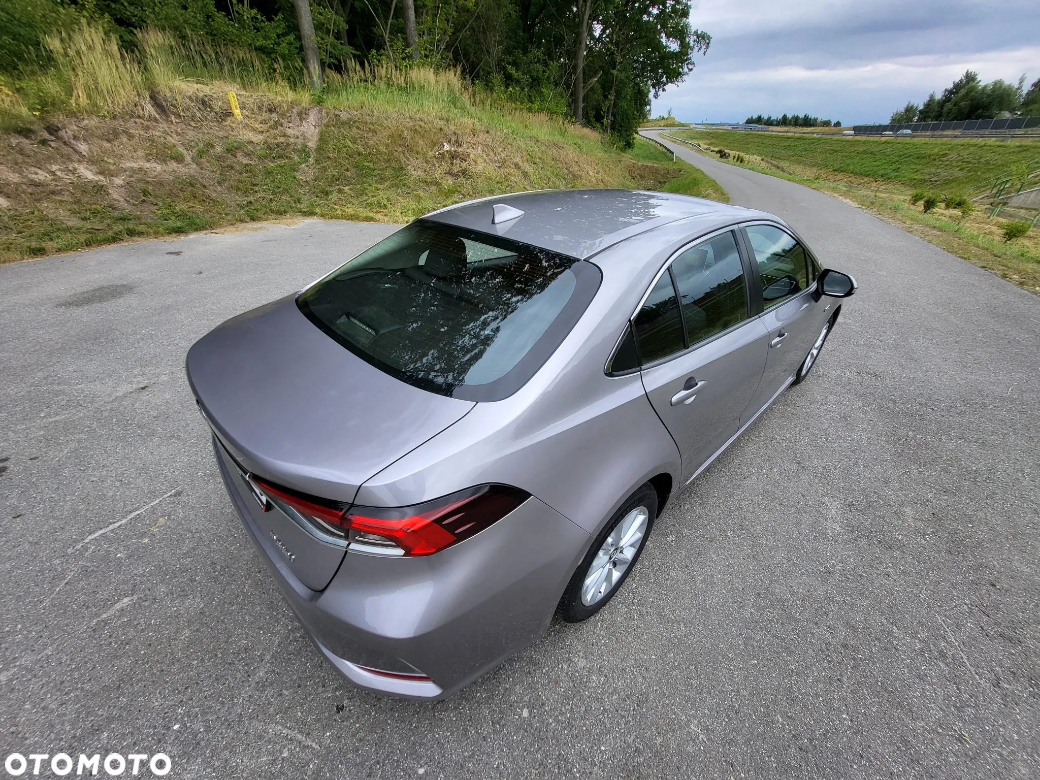 Toyota Corolla 1.8 Hybrid Comfort - 11