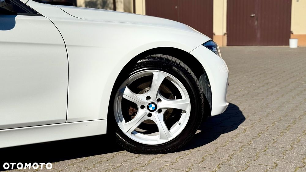 BMW Seria 3 318d Touring - 7