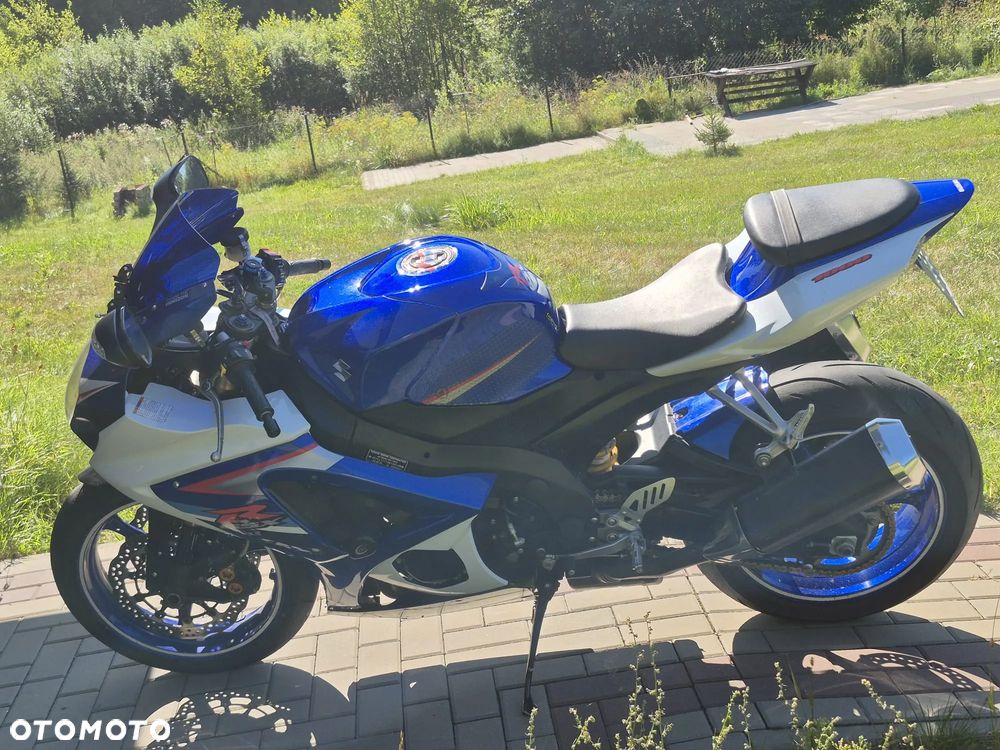 Suzuki GSX-R - 6