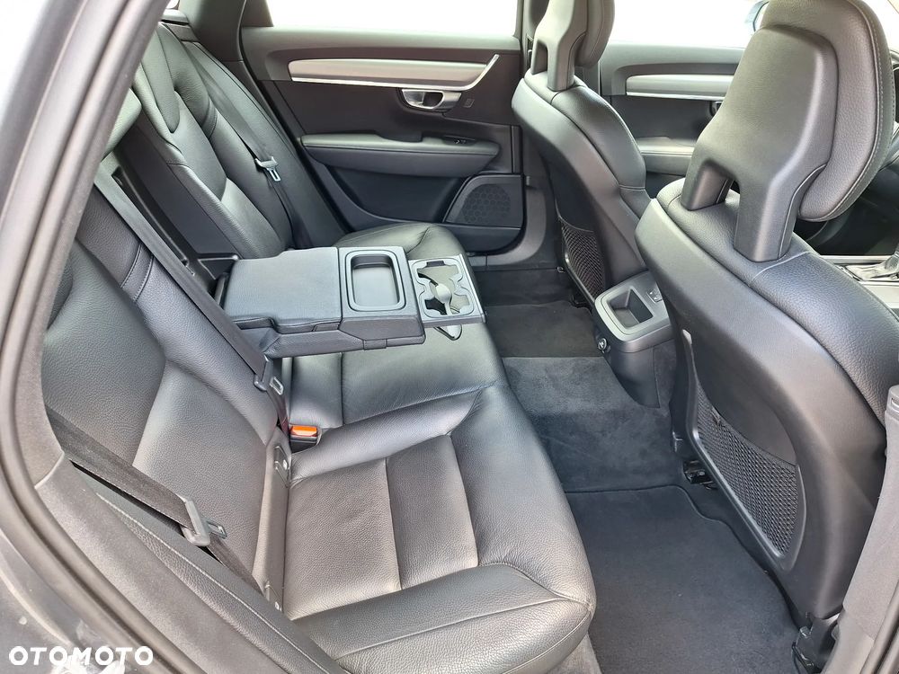 Volvo V90 T4 Momentum Pro - 23