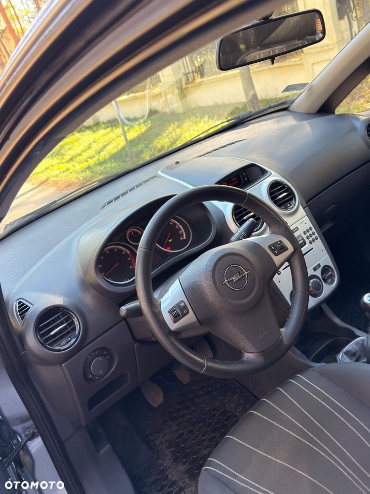 Opel Corsa 1.2 16V Enjoy - 11