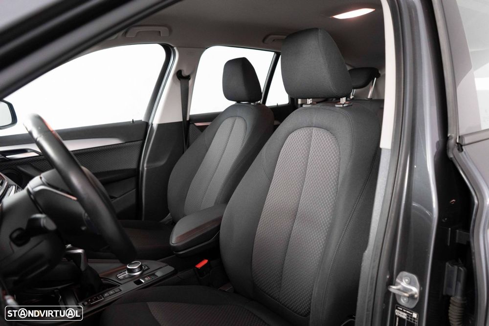 BMW X1 25 e xDrive Corporate Edition - 8