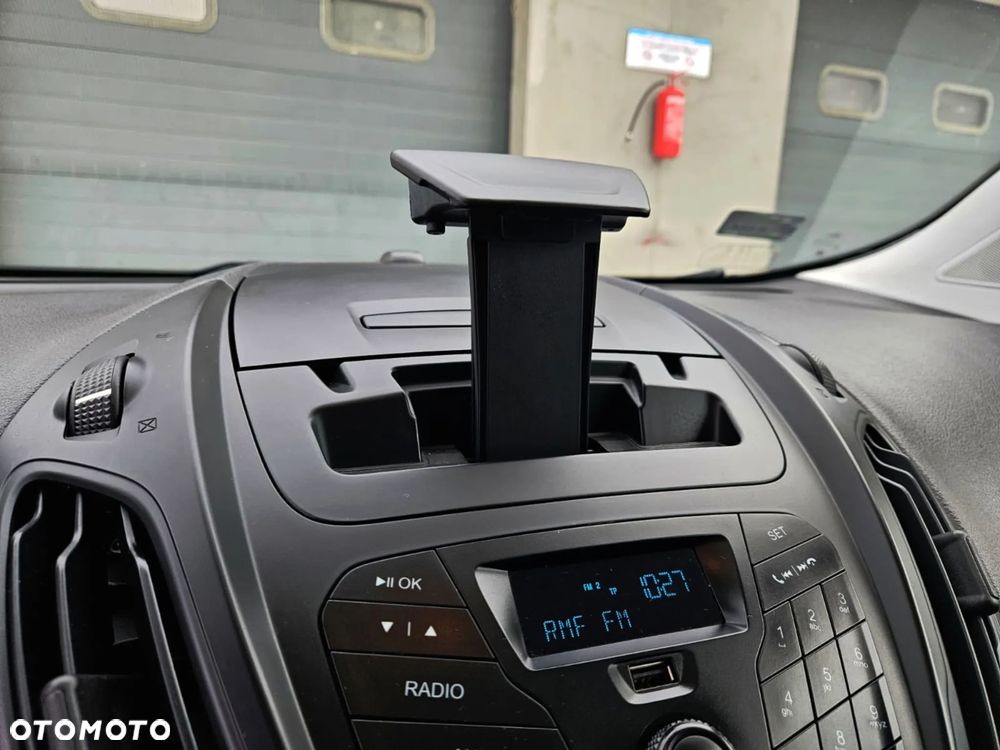 Ford Transit Courier - 11