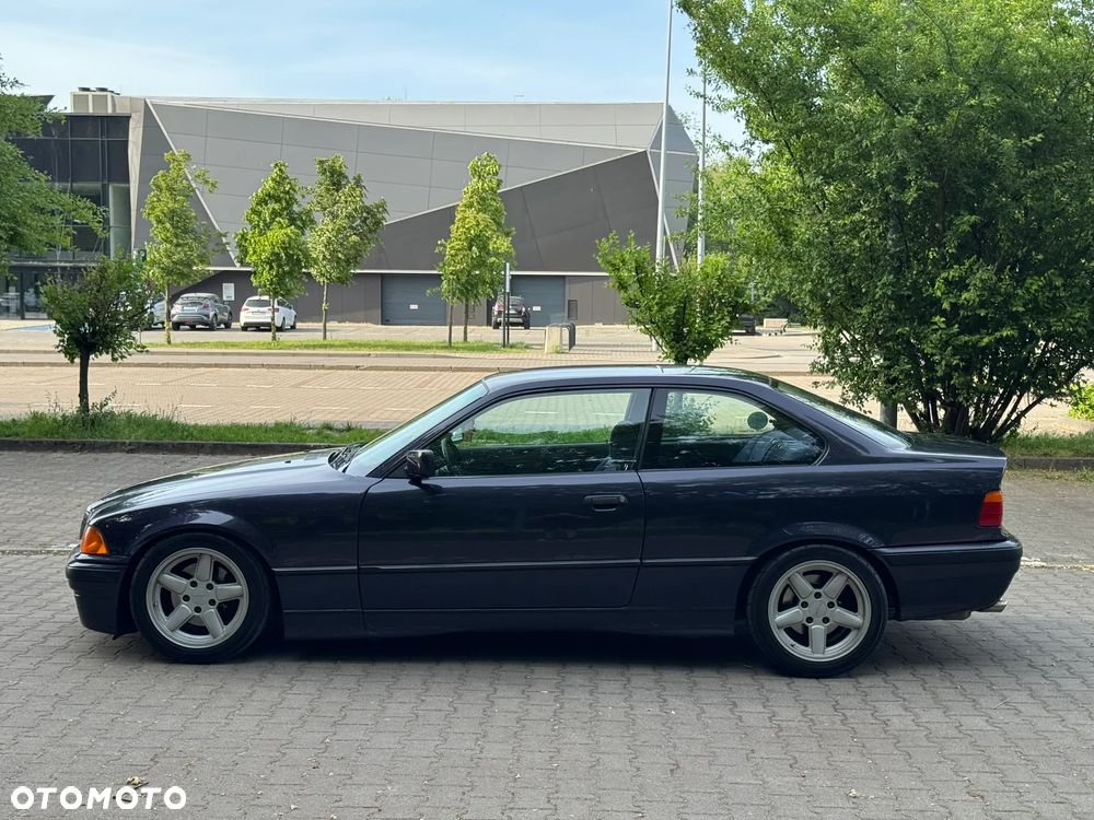 BMW Seria 3 318is - 4