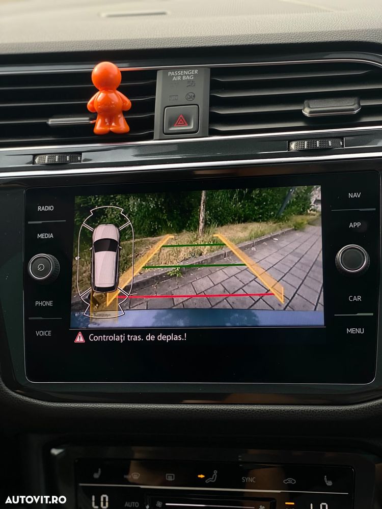 Volkswagen Tiguan - 12