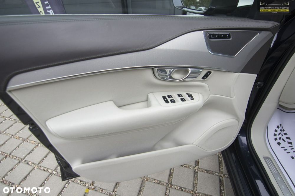 Volvo XC 90 D5 SCR AWD Inscription 7os - 25