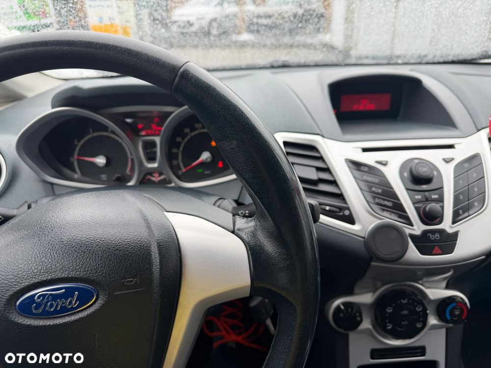 Ford Fiesta 1.25 Ambiente EU5 - 14