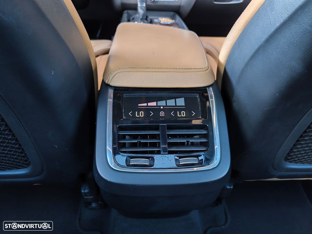 Volvo XC 60 2.0 D4 Inscription Geartronic - 36