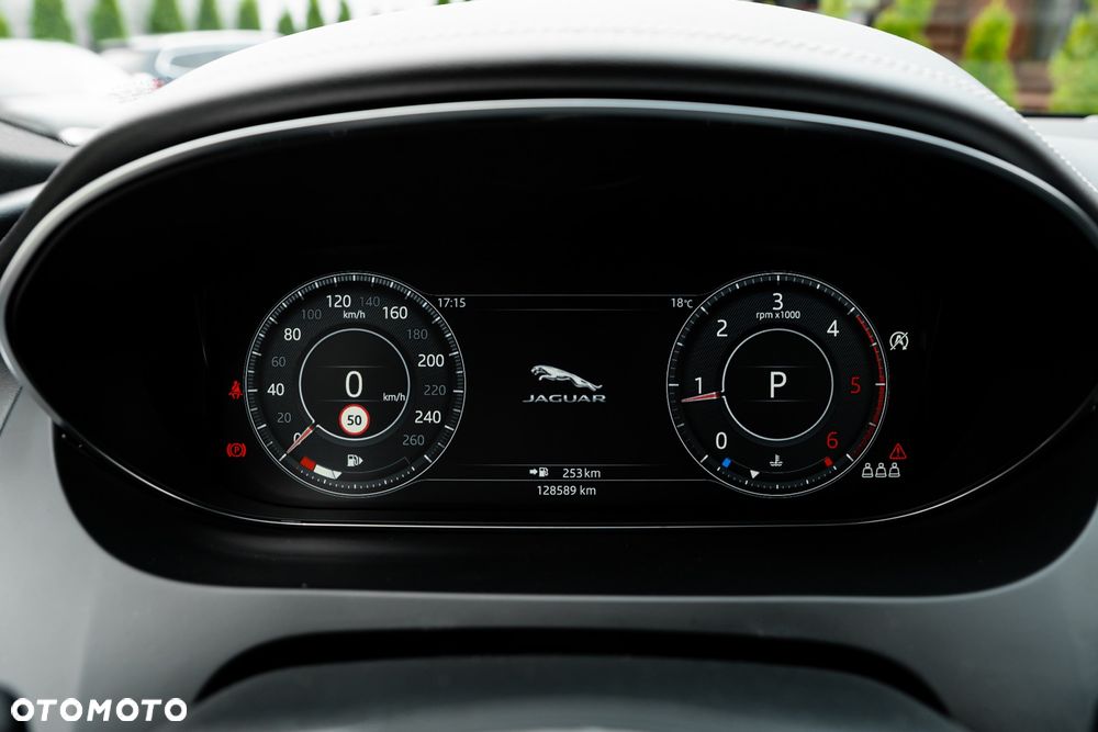 Jaguar E-Pace D240 AWD R-Dynamic S - 29