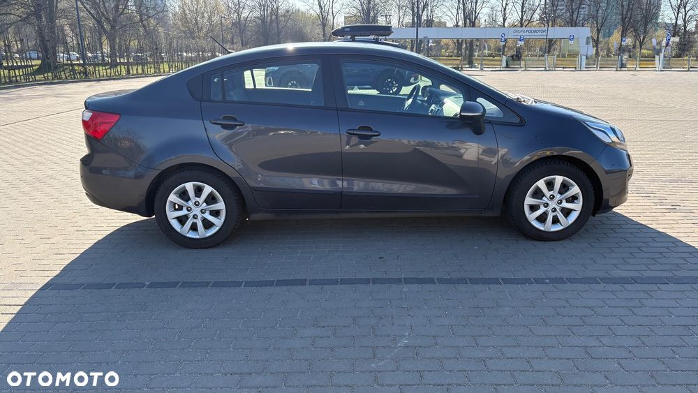 Kia Rio 1.4 L - 4